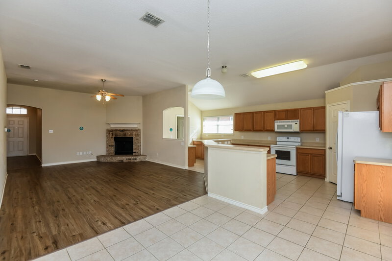 2,300/Mo, 3912 Big Thicket Dr Fort Worth, TX 76244 Dining Room View 2
