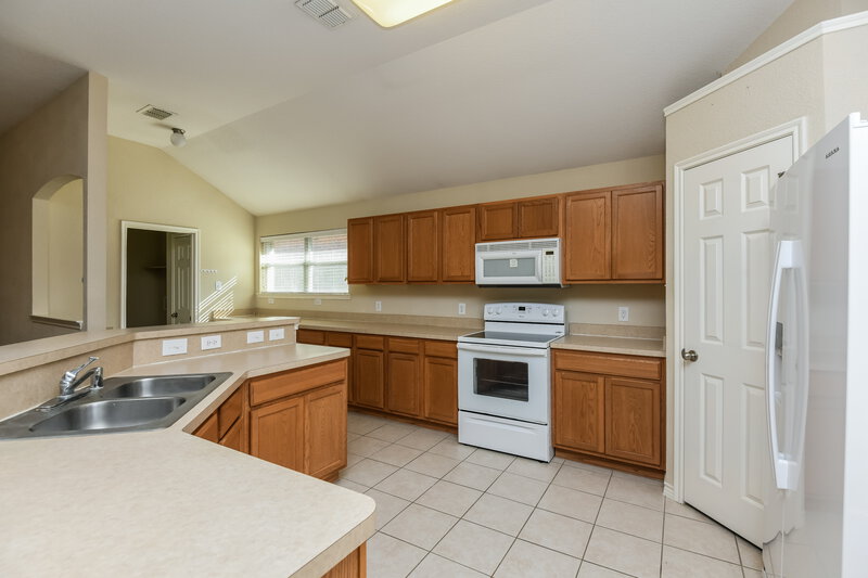 2,300/Mo, 3912 Big Thicket Dr Fort Worth, TX 76244 Kitchen View