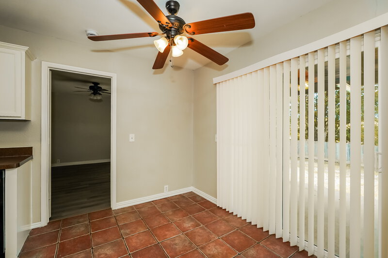 2,270/Mo, 1001 Springcreek Dr Denton, TX 76210 Dining Room View