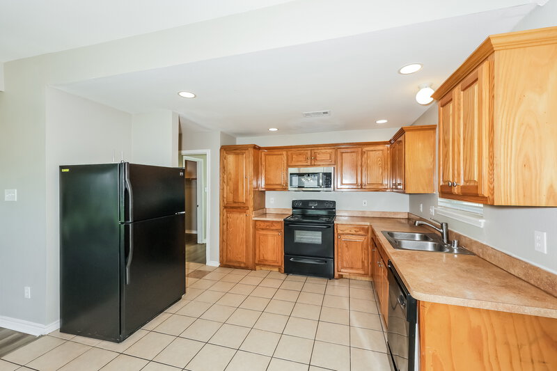 2,235/Mo, 409 Partridge Cir Desoto, TX 75115 Kitchen View
