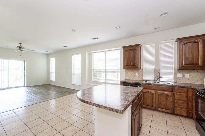 2,005/Mo, 10941 Hawks Landing Rd Haslet, TX 76052 Kitchen View