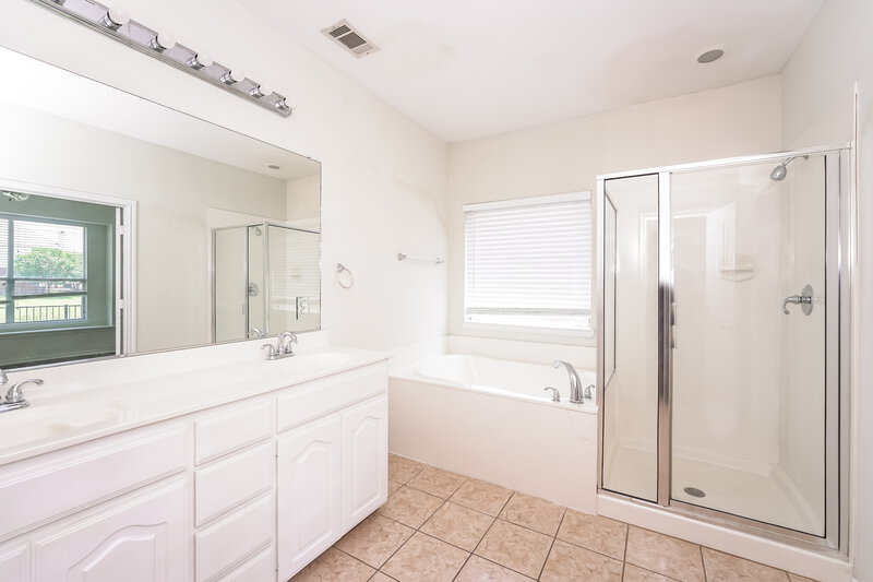 2,005/Mo, 10941 Hawks Landing Rd Haslet, TX 76052 Main Bathroom View