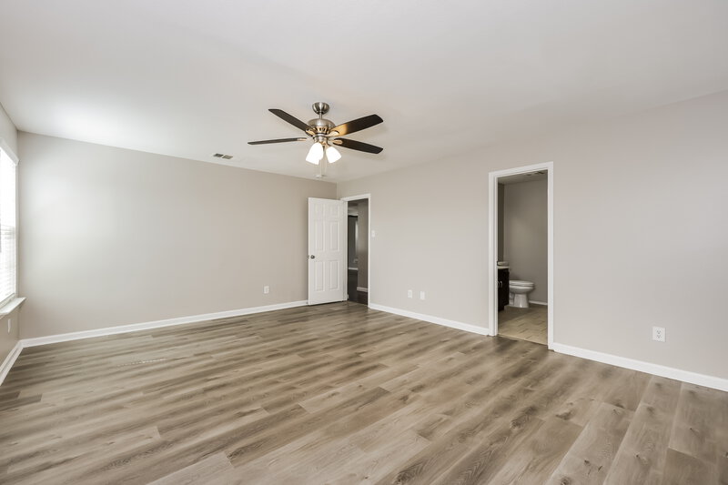 3,560/Mo, 5965 Harbor Glen Dr Dallas, TX 75249 Main Bedroom View 2
