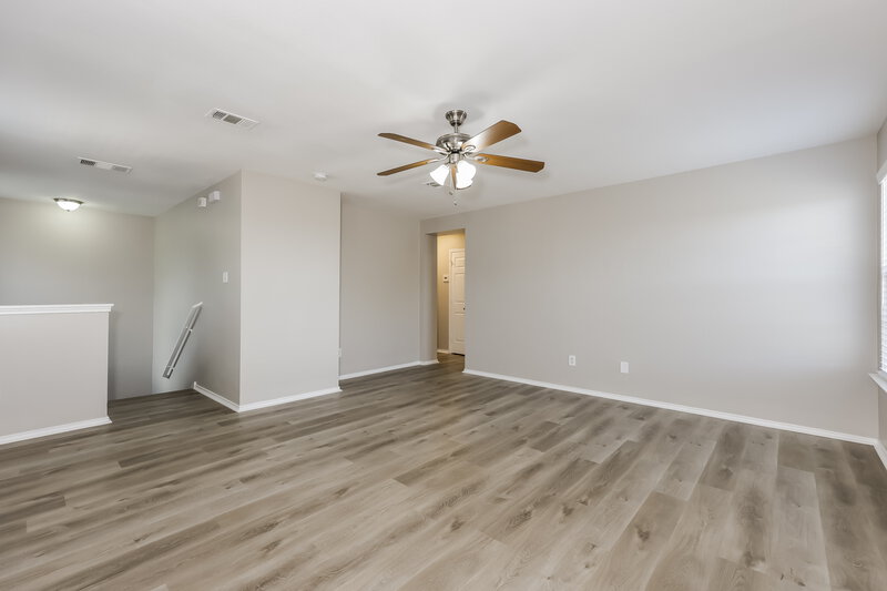 3,560/Mo, 5965 Harbor Glen Dr Dallas, TX 75249 Loft View 2