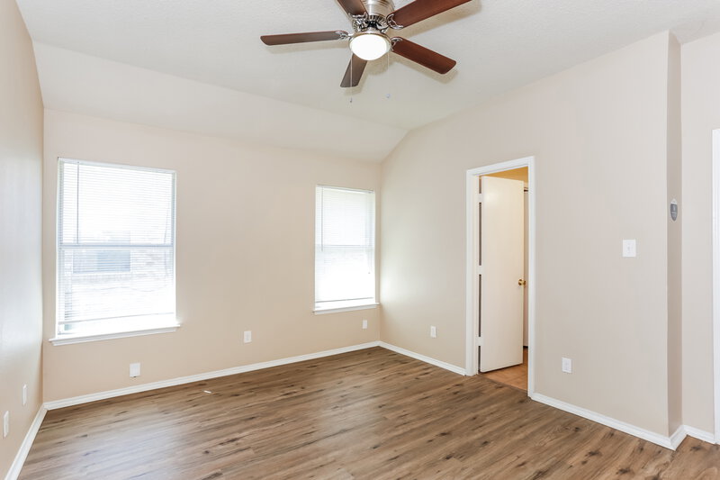 2,110/Mo, 200 Rosewood Ln Cedar Hill, TX 75104 Main Bedroom View