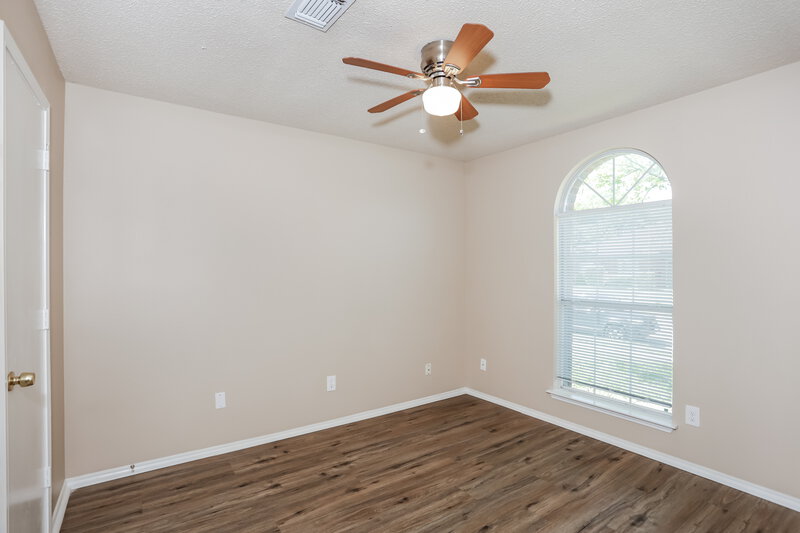 2,110/Mo, 200 Rosewood Ln Cedar Hill, TX 75104 Bedroom View 2
