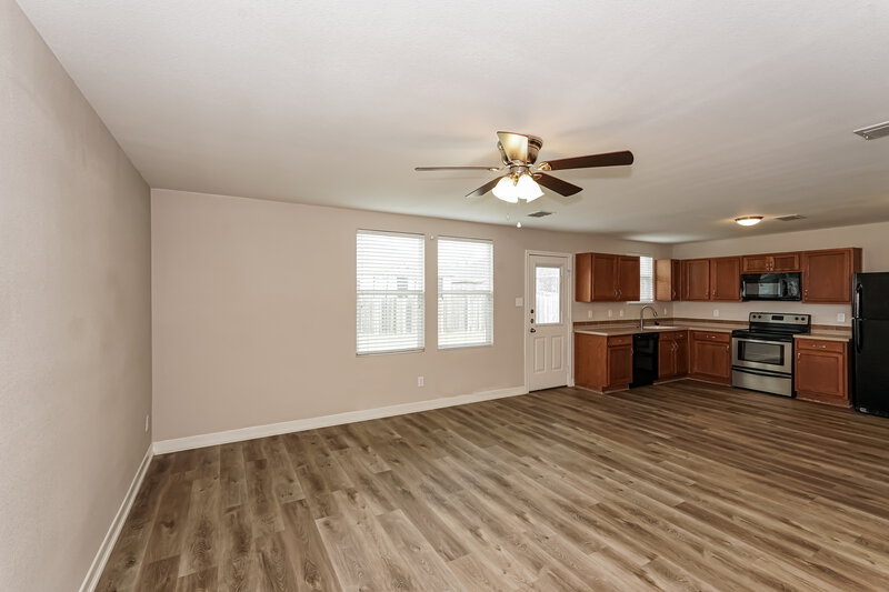 2,290/Mo, 1408 Erin Dr Burleson, TX 76028 Living Room View