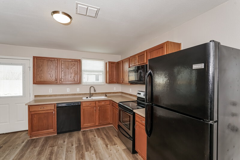 2,290/Mo, 1408 Erin Dr Burleson, TX 76028 Kitchen View 3