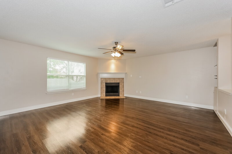 2,725/Mo, 7912 Whitney Ln Fort Worth, TX 76112 Living Room View