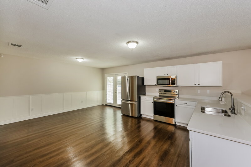 2,725/Mo, 7912 Whitney Ln Fort Worth, TX 76112 Kitchen View