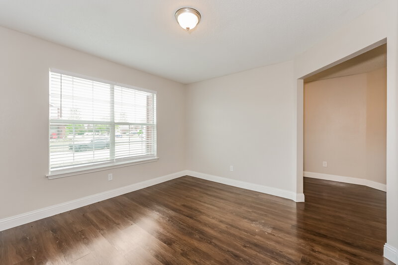 2,725/Mo, 7912 Whitney Ln Fort Worth, TX 76112 Office View
