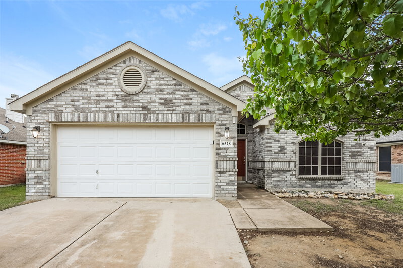 2,290/Mo, 6528 Fitzgerald St Fort Worth, TX 76179 External View