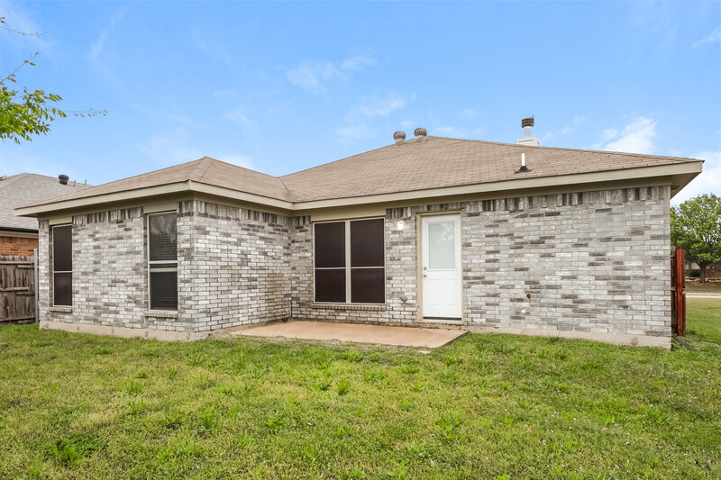2,290/Mo, 6528 Fitzgerald St Fort Worth, TX 76179 Rear View 2