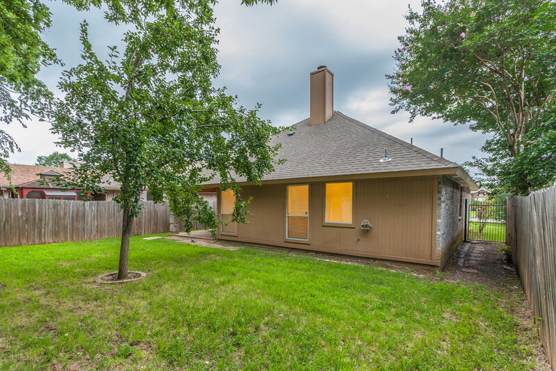 2,010/Mo, 4236 Maryanne Pl Haltom City, TX 76137 Rear View
