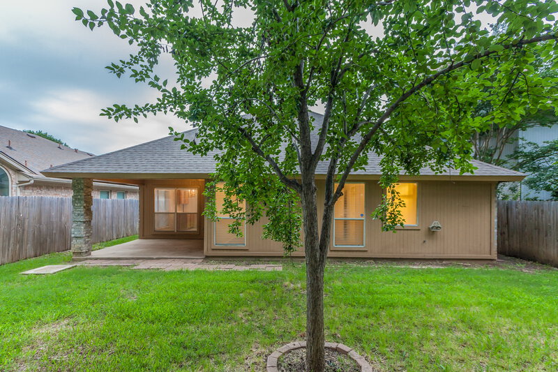 2,010/Mo, 4236 Maryanne Pl Haltom City, TX 76137 Rear View 2