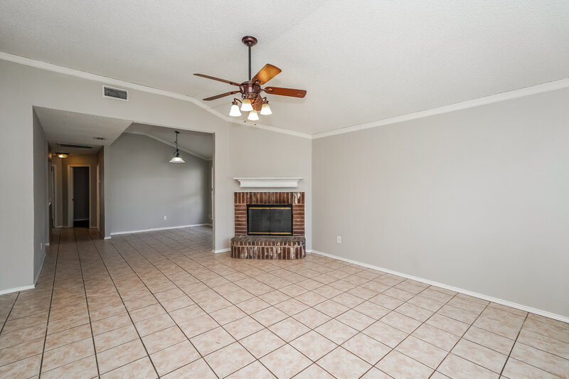1,910/Mo, 4220 Fernleaf Dr Fort Worth, TX 76137 Living Room View