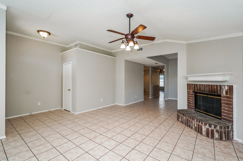 1,910/Mo, 4220 Fernleaf Dr Fort Worth, TX 76137 Living Room View 2