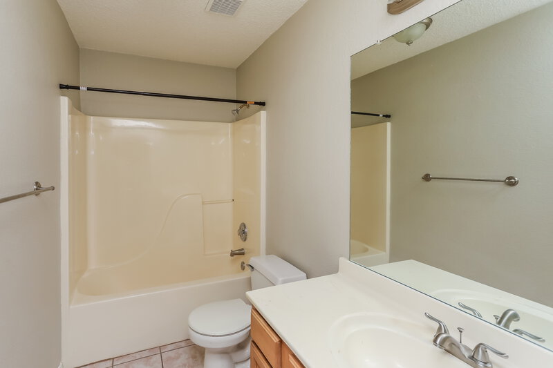 1,920/Mo, 4220 Fernleaf Dr Fort Worth, TX 76137 Bathroom View