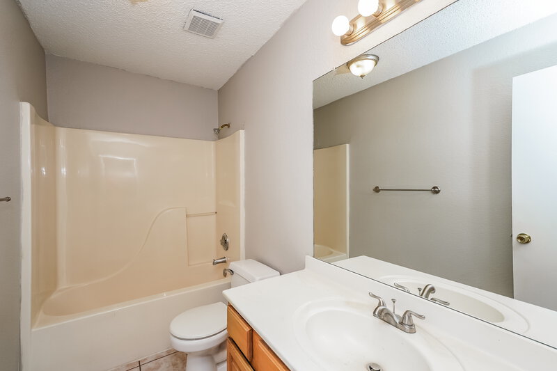 1,910/Mo, 4220 Fernleaf Dr Fort Worth, TX 76137 Bathroom View