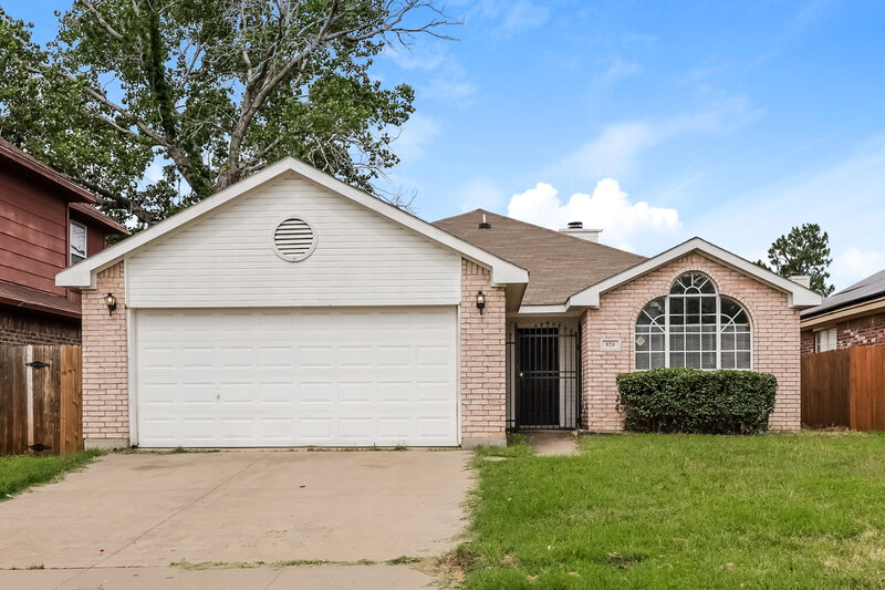 1,985/Mo, 824 Bentree Dr Fort Worth, TX 76120 External View