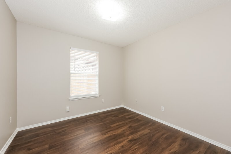 2,130/Mo, 824 Bentree Dr Fort Worth, TX 76120 Bedroom View 2