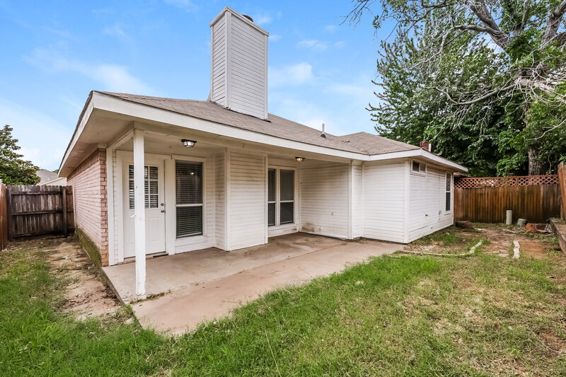 1,985/Mo, 824 Bentree Dr Fort Worth, TX 76120 Rear View