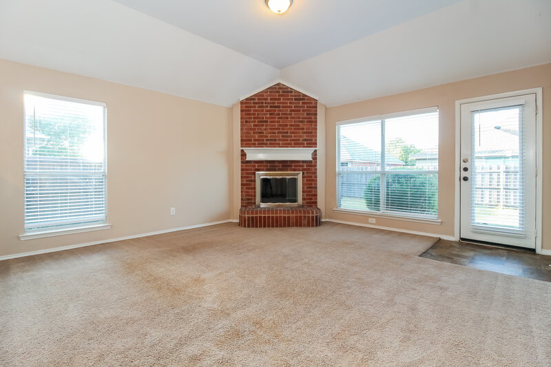 2,075/Mo, 310 O'Hara Anna, TX 75409 Living Room View 2