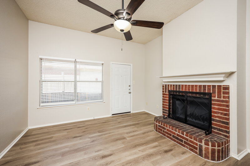 2,225/Mo, 2604 Park Valley Dr Mesquite, TX 75181 Living Room View