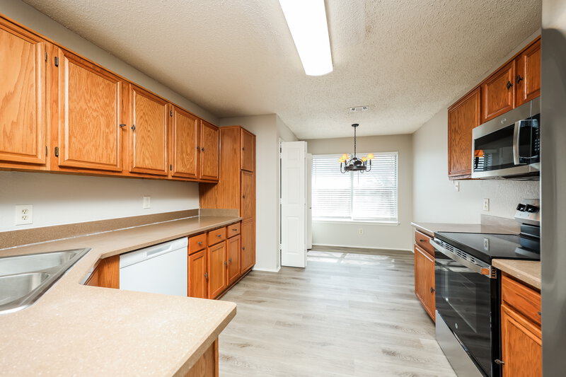 2,225/Mo, 2604 Park Valley Dr Mesquite, TX 75181 Kitchen View