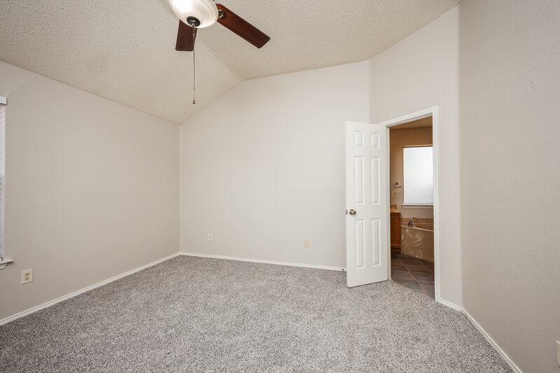 2,225/Mo, 2604 Park Valley Dr Mesquite, TX 75181 Main Bedroom View