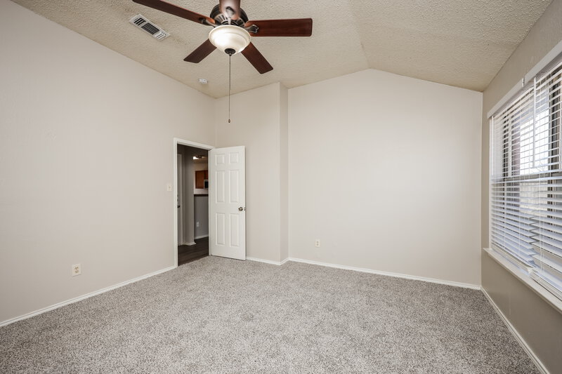 2,225/Mo, 2604 Park Valley Dr Mesquite, TX 75181 Main Bedroom View 2