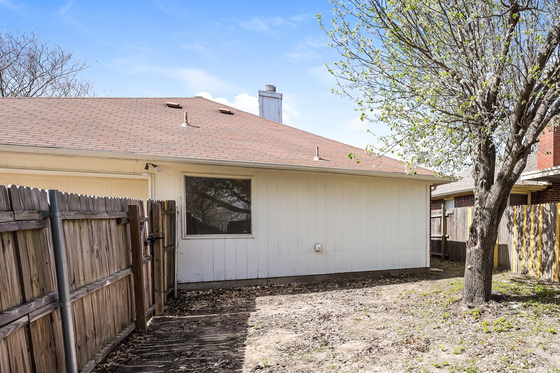2,225/Mo, 2604 Park Valley Dr Mesquite, TX 75181 Rear View 2