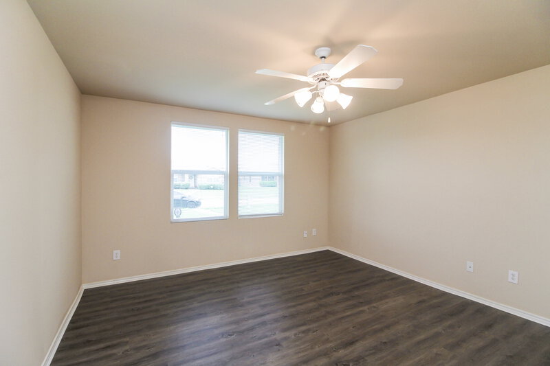 2,265/Mo, 1017 Hollow Oak Rd Lancaster, TX 75134 Master Bedroom View 3