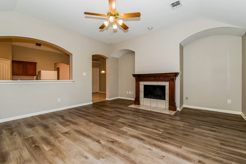 2,525/Mo, 1609 Lone Hollow Ct Garland, TX 75040 Living Room View 2