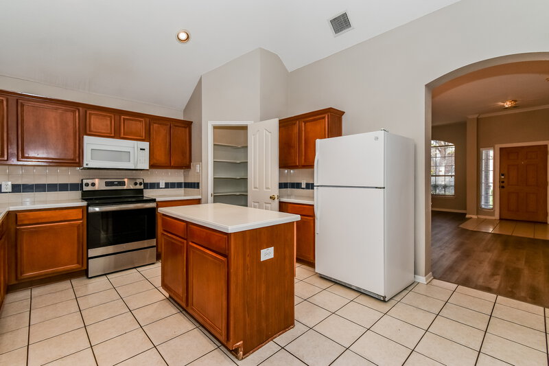 2,525/Mo, 1609 Lone Hollow Ct Garland, TX 75040 Kitchen View 2
