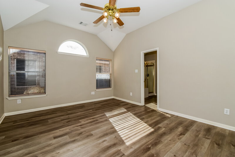 2,525/Mo, 1609 Lone Hollow Ct Garland, TX 75040 Main Bedroom View