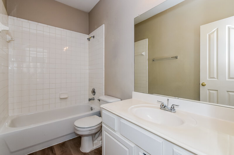 2,525/Mo, 1609 Lone Hollow Ct Garland, TX 75040 Bathroom View