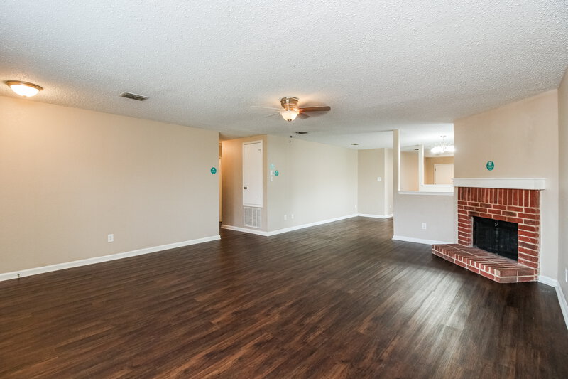 3,270/Mo, 9109 Glen Falls Ln Denton, TX 76210 Living Room View