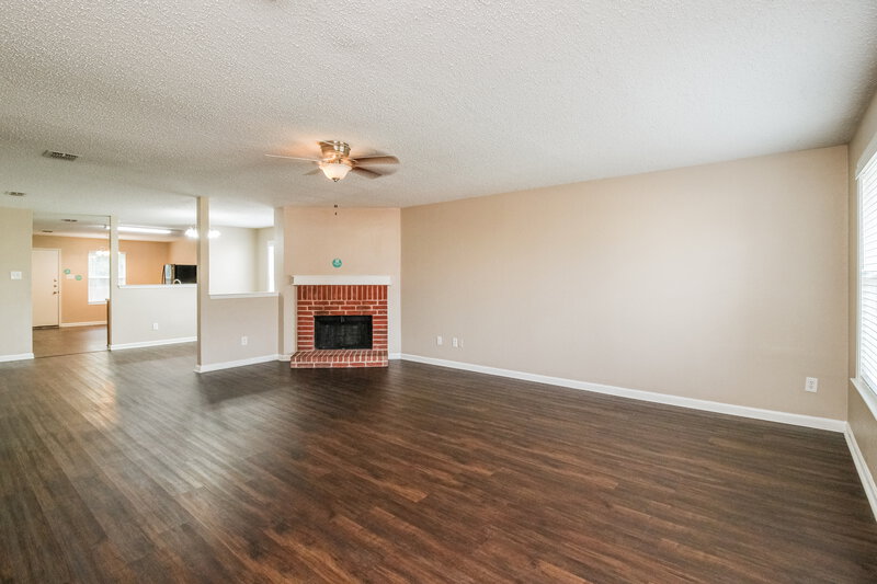 3,270/Mo, 9109 Glen Falls Ln Denton, TX 76210 Living Room View 2