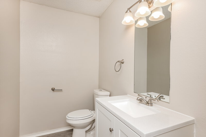 2,545/Mo, 2909 Paint Brush Pl Lancaster, TX 75134 Bathroom View 2