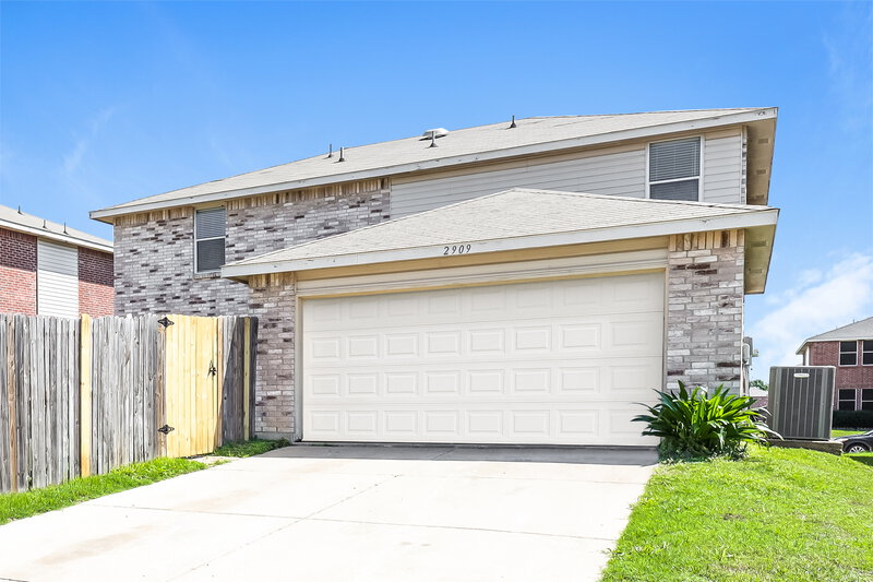 2,545/Mo, 2909 Paint Brush Pl Lancaster, TX 75134 Rear View