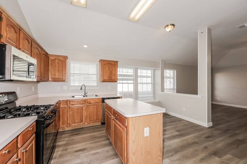 2,255/Mo, 5002 Wordsworth Dr Garland, TX 75043 Kitchen View