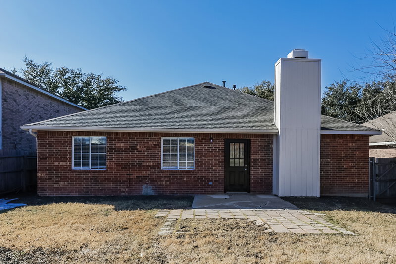 2,255/Mo, 5002 Wordsworth Dr Garland, TX 75043 Rear View