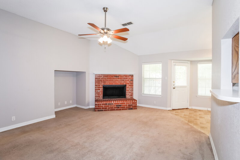 1,950/Mo, 309 Woodlawn St Krum, TX 76249 Misc View 2