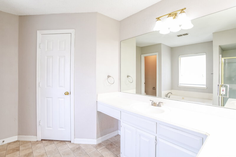 1,950/Mo, 309 Woodlawn St Krum, TX 76249 Misc View 12