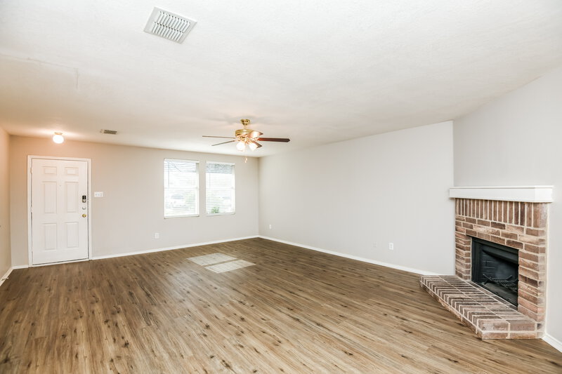 2,100/Mo, 1977 Lariat Dr Justin, TX 76247 Living Room View 3