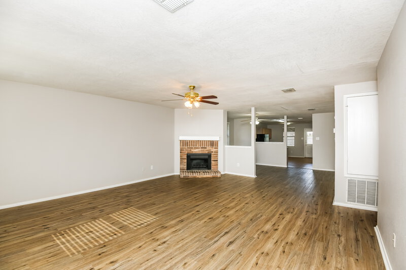 2,100/Mo, 1977 Lariat Dr Justin, TX 76247 Living Room View 4