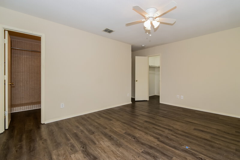 2,060/Mo, 2433 Pecan Dr Little Elm, TX 75068 Main Bedroom View 2