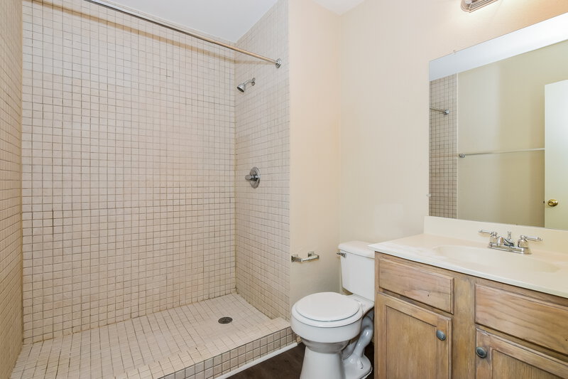 2,060/Mo, 2433 Pecan Dr Little Elm, TX 75068 Main Bathroom View
