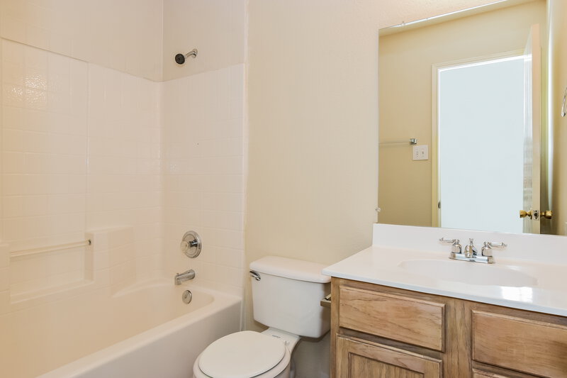2,060/Mo, 2433 Pecan Dr Little Elm, TX 75068 Bathroom View